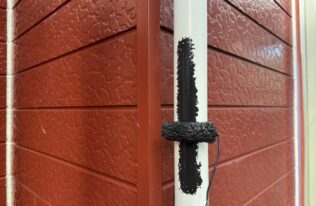 雨樋下塗り　状況