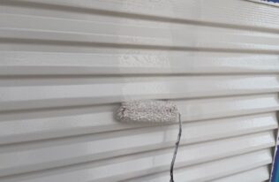 雨戸上塗り　状況