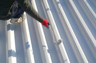 屋根上塗り　状況