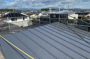 屋根上塗り　状況