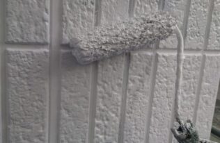 外壁中塗り　状況