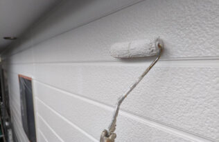 外壁上塗り　状況