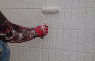 外壁上塗り　状況