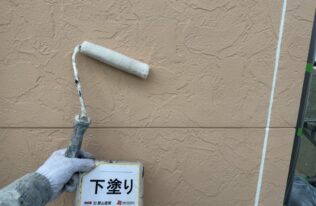 外壁下塗り　状況