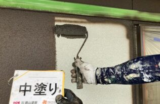 外壁中塗り　状況