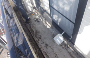 ベランダ既存タイル　撤去