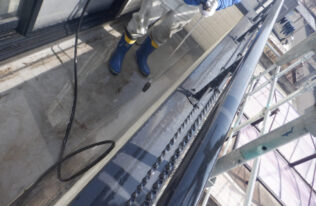 ベランダ防水高圧洗浄　状況