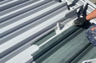 屋根下塗り　状況