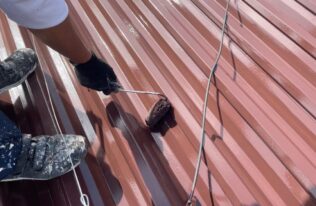 屋根上塗り　状況