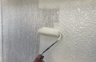 外壁下塗り　状況