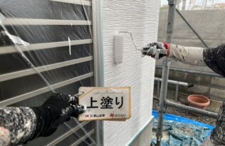 外壁の上塗り状況です。