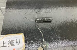 出窓庇の塗装状況です。