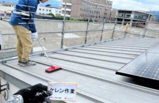 屋根のケレン作業状況です。