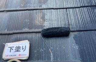 屋根の下塗り状況です。