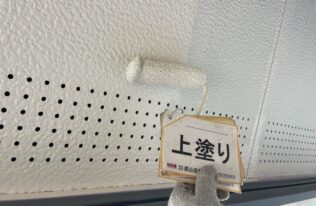 軒天の塗装状況です。