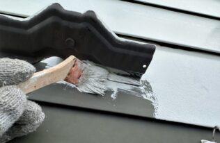 屋根の下塗り状況です。