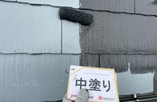 屋根の中塗り状況です。
