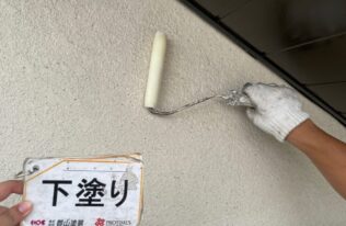 外壁の下塗り状況です。