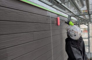 外壁の下塗り状況です。