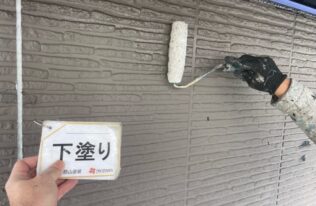 外壁の下塗り状況です。
