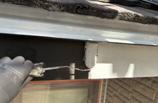 破風の下塗り状況です。