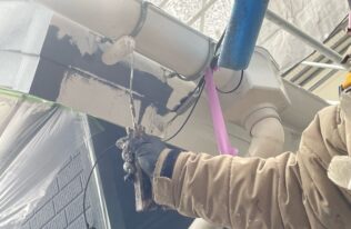 雨樋の塗装状況です。