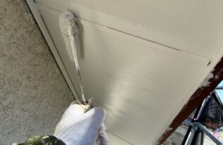 軒天の塗装状況です。