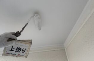 軒天の塗装状況です。