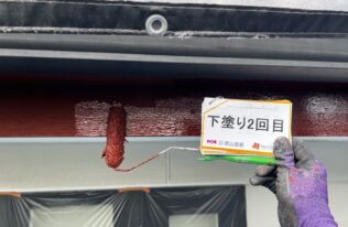 破風の塗装状況です。
